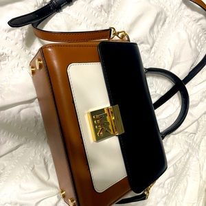 Michael Kors crossbody three colors  Brown white and black